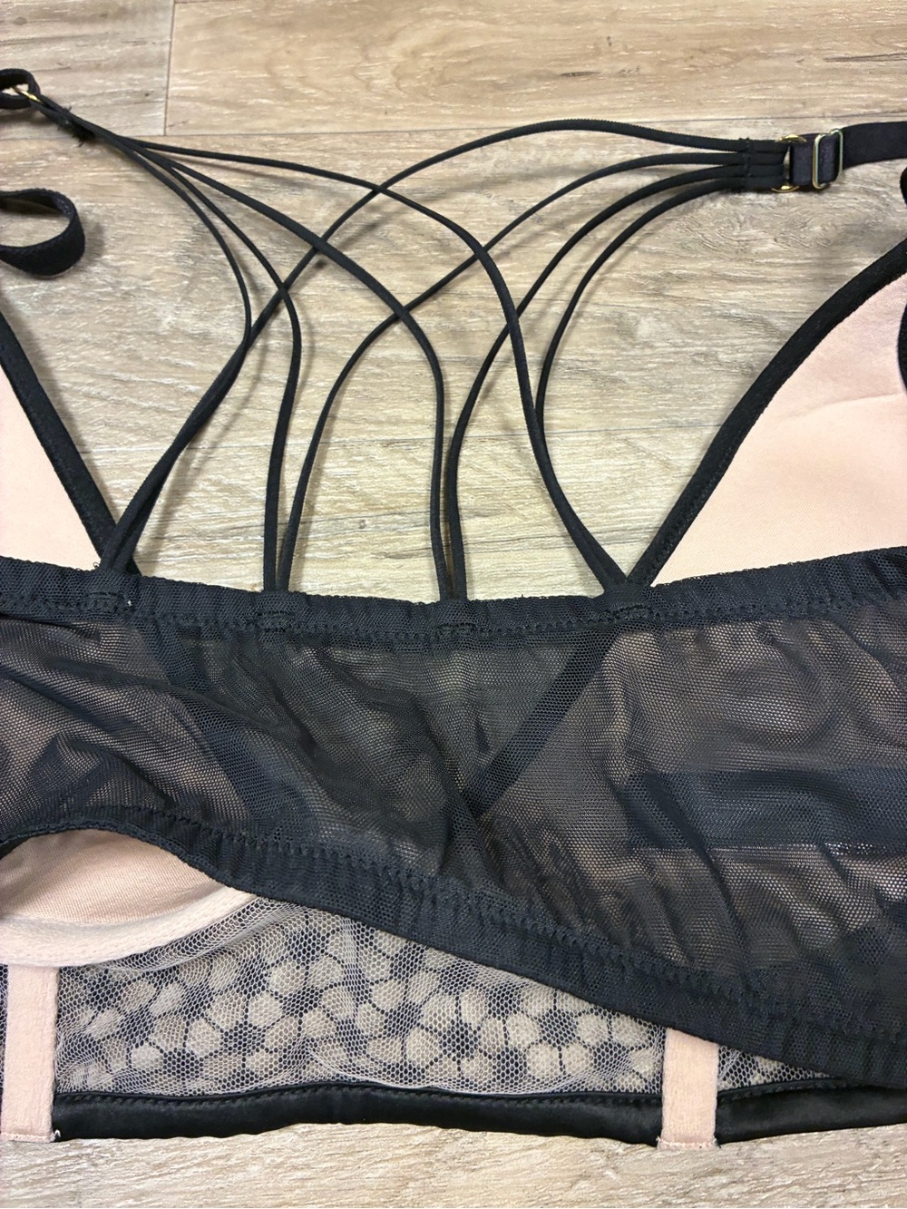 Victoria Secret Luxe Starburst Strappy Mesh Underwired Bra - Picture 8 of 9